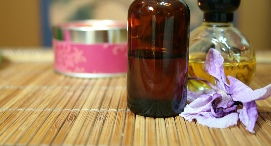 <h2>Essential Oils</h2> Lorem ipsum dolor sit amet, consectetur adipisicing elit, sed do eiusmod tempor incididunt ut labore et dolore magna aliqua.